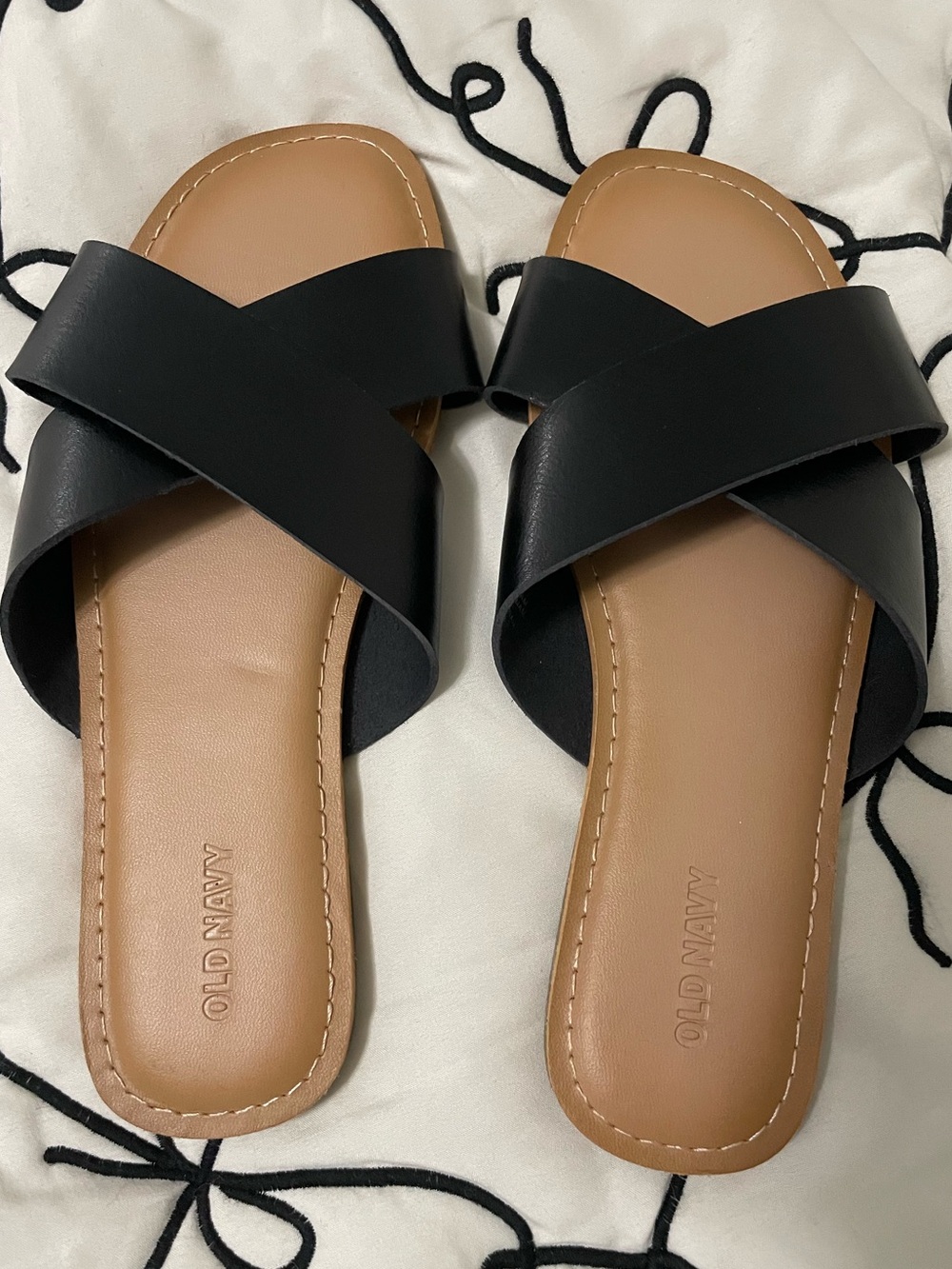 Old Navy Black and Tan Crisscross Slide Sandals